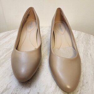 Easy Spirit Easy Spirit Womens Eflex Cosm Medium Natural Leather 7.5W - A016